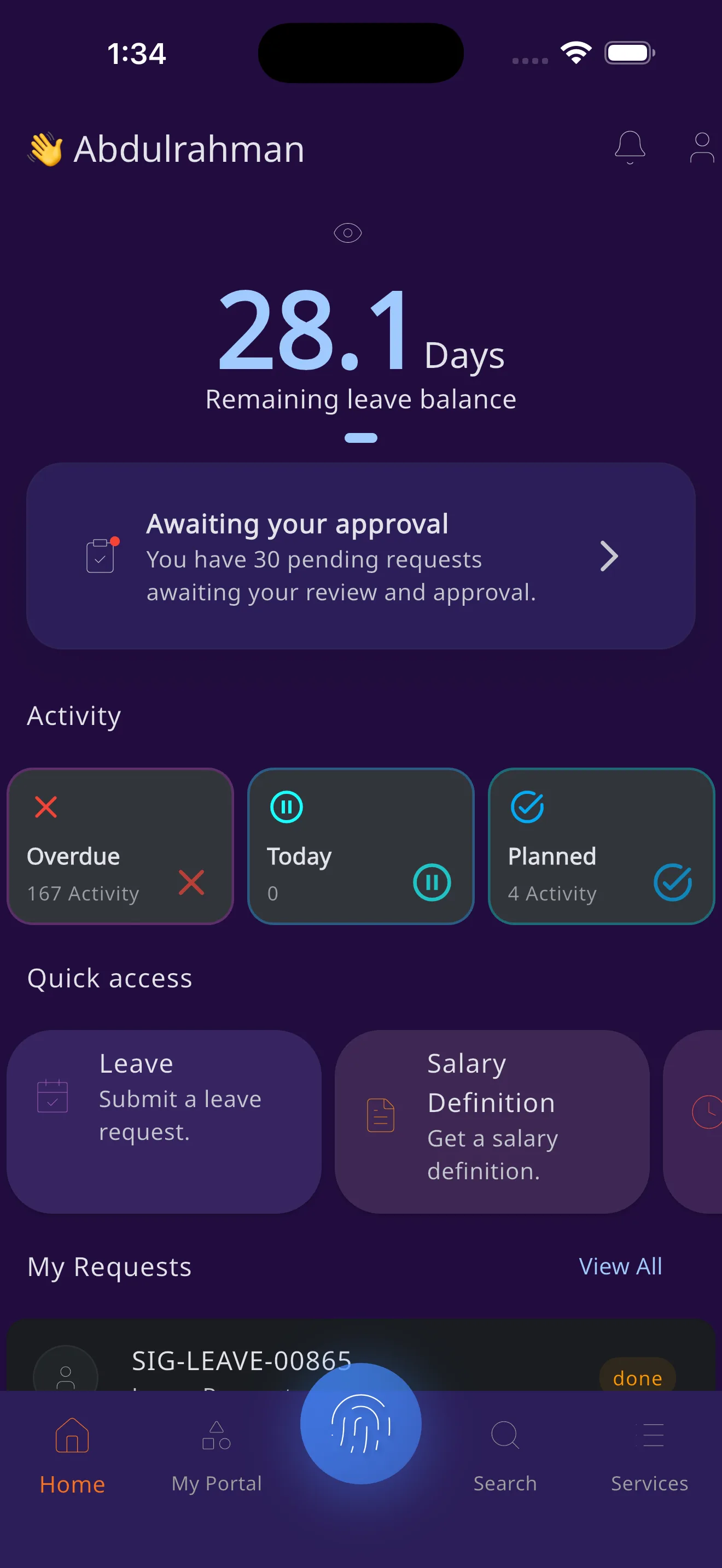 الشاشة الرئيسية في تطبيق ESS HUB تعرض رصيد الإجازات المتبقي، وبطاقة الطلبات بانتظار الموافقة، وملخص الأنشطة، والوصول السريع، وزر تسجيل الحضور.